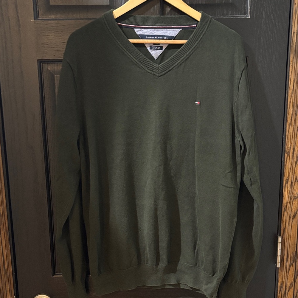 Tommy Hilfiger Men's Olive V-Neck Sweater